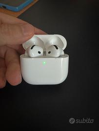 Apple Air Pods 4 con cancellazione rumore