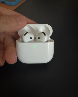 Apple Air Pods 4 con cancellazione rumore