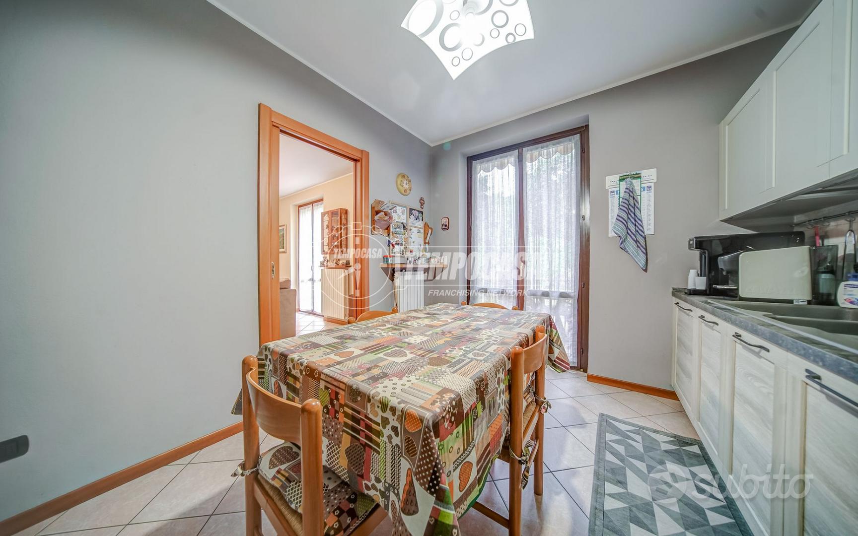 Villa a schiera a Cairate - Vista 3