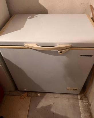 Congelatore  pozzetto 200 litri