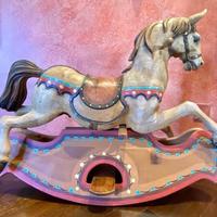 Cavallo a dondolo artigianale