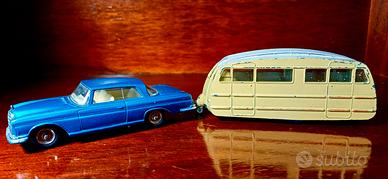 Dinky Toys Mercedes-Benz 200 SE + Caravan 811 