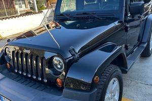 Wrangler 2.8 sahara 200cv