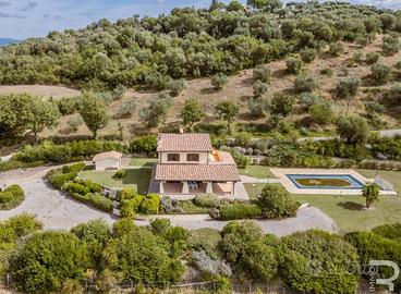 Splendido casale con vista mozzafiato