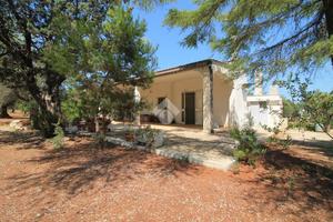 VILLA SINGOLA A OSTUNI