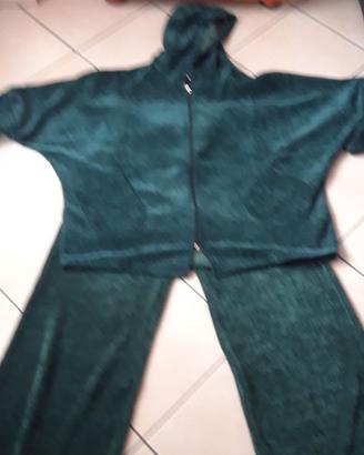 Tuta in viscosa verde