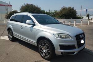 Audi Q7 S line