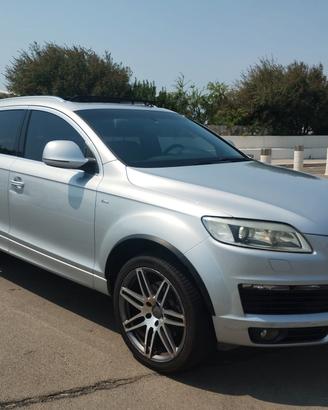 Audi Q7 S line
