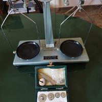 Bilancia Technica a due piatti  J0104