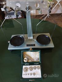 Bilancia Technica a due piatti  J0104
