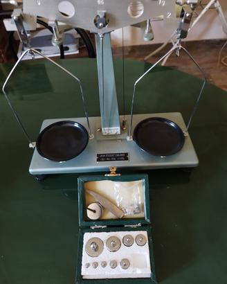 Bilancia Technica a due piatti  J0104