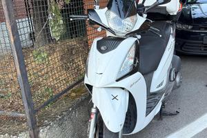 Kymco People GTI 300