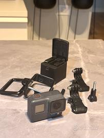 GoPro HERO6 Black + 3 batterie + accessori + Micro