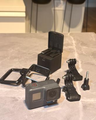 GoPro HERO6 Black + 3 batterie + accessori + Micro