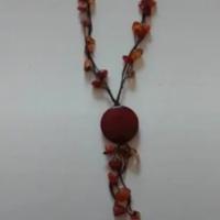 collana con pietre sfaccettate