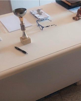 Scrivania e sedia studio