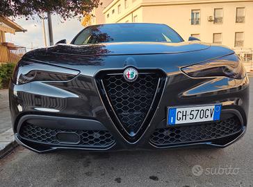 Alfa Romeo Stelvio 2.2 black 190CV 
