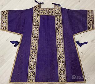 Dalmatica viola damascato Vi2