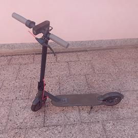Monopattino elettrico  Lenovo
