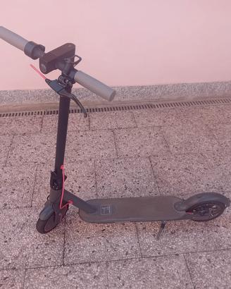 Monopattino elettrico  Lenovo