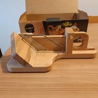 So Apèro affetta salumi.