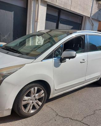 Peugeot 5008 E-HDI 112 cv Automático 7 posti