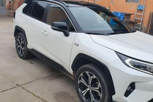 TOYOTA RAV 4 PLUG IN HYBRID 4X4 STYLE+