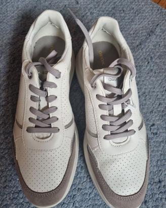 Scarpe bianche grigie Geox