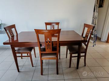 Tavolo allungabile 280 cm + 4 sedie in legno