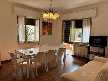 Nuovo, fresco, luminoso e vicino al mare 3 camere