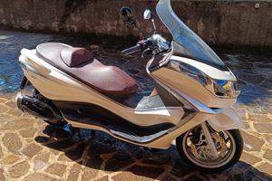 Piaggio X10 350cc executive 