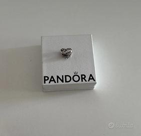 Charm pandora