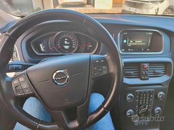 VOLVO V40 CROSS COUNTRY DIESEL