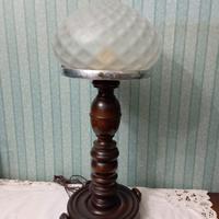 lampada da tavolo in legno 