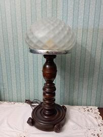 lampada da tavolo in legno 