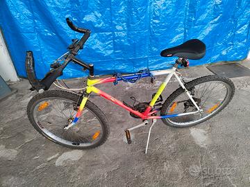 Bicicletta Mountain Bike 26"