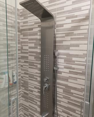 colonna doccia idromassaggio marca FRASCIO