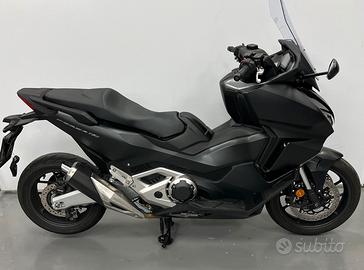 Honda Forza 750
