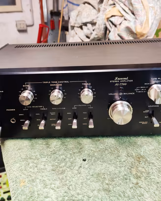 Amplificatore Integrato "SANSUI AU 7700".