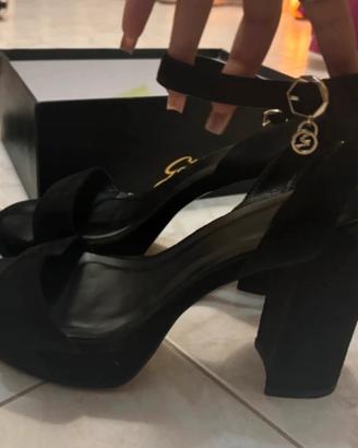 Tacchi neri con plateau, Gattinoni