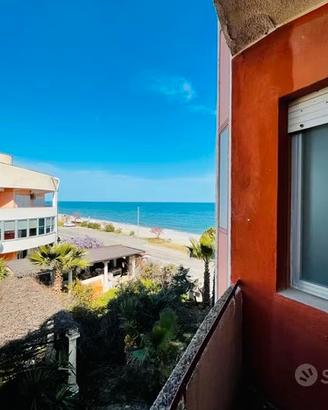 Bilocale vista mare