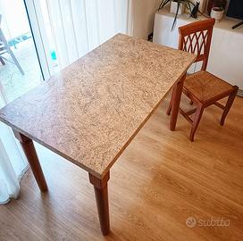 tavolo con 2 sedie tavolino di legno