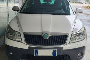 Skoda Octavia 2.0 TDI 4x4 Wagon Scout 140 cv