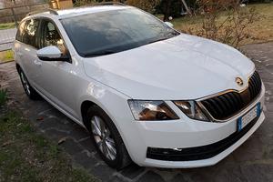 Skoda Octavia 1.5 gtec 131cv 2020