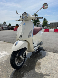 Piaggio Vespa Primavera 125