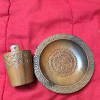 oggetti di montagna in legno intagliato