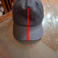Cappello luna rossa Prada