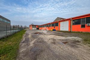 CAPANNONE A AZZANELLO