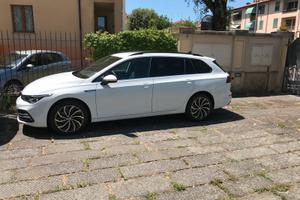 Volkswagen Golf VIII Variant Style 1,5 TGI Metano