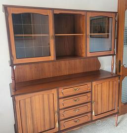 Credenza con vetrina
